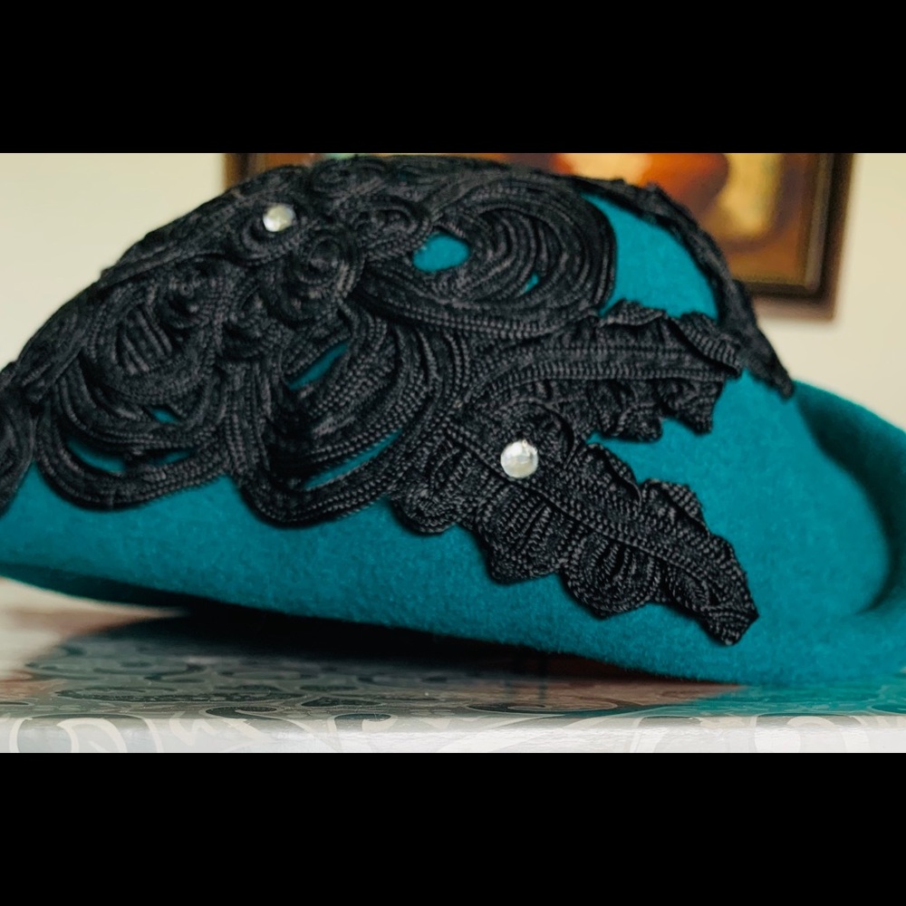 ***SOLD***         Toucan Collection New York Hat